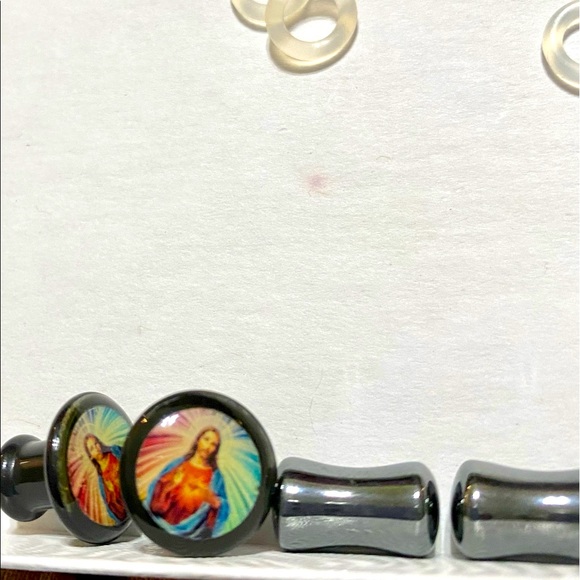 BOGO! 🙏2 gauge Jesus plugs & Silver plugs - Picture 3 of 9